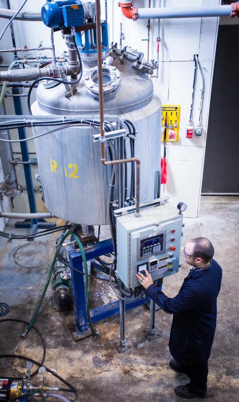 Usine-Pilote-8-OLEOTEK-Thetford-Mines-768x1293